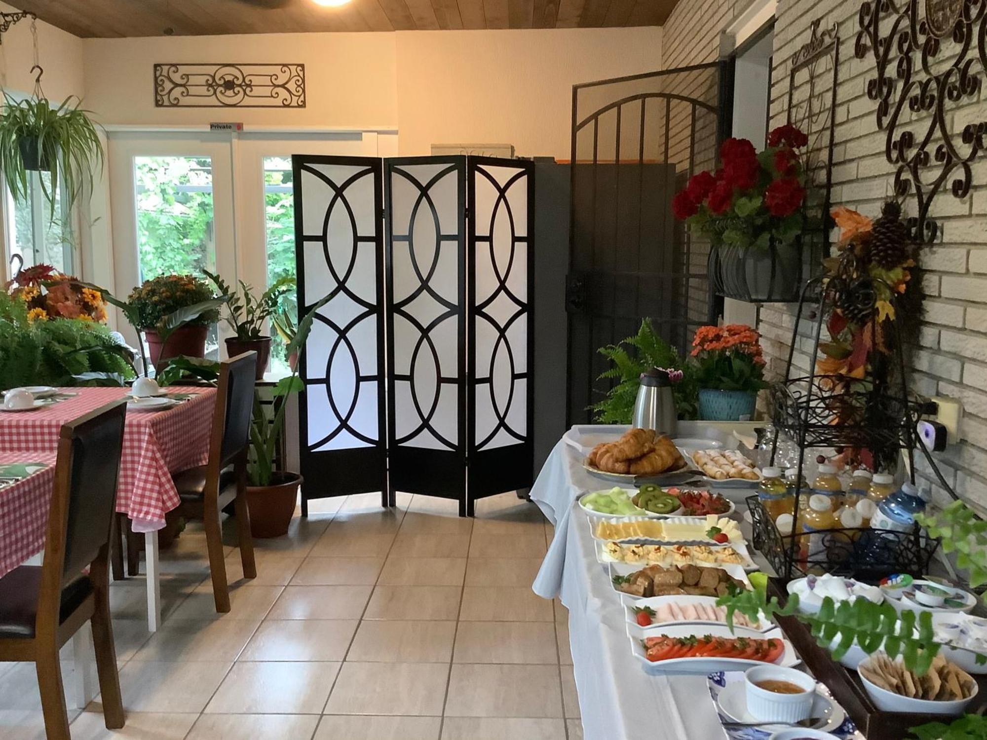 나이아가라온더레이크 Via Veneto - Old Town B&B 외부 사진